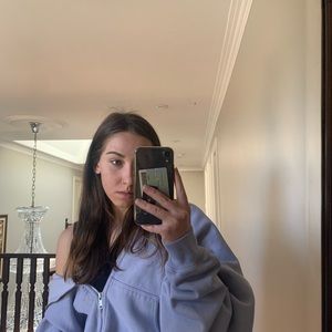 Meet your Posher, Elina